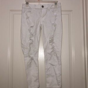 American Eagle Outfitters Ripped White jeans